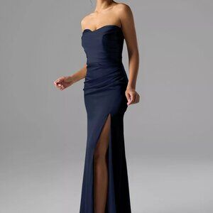 Elegant Navy Blue Evening Gown